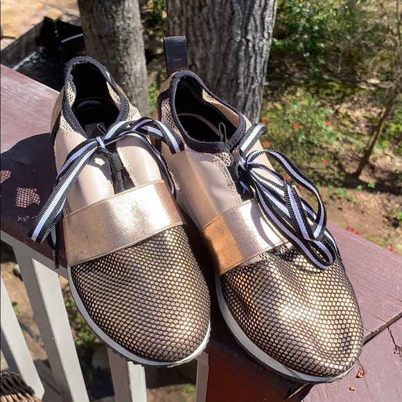 Steve Madden Arctic Cutout Trainers SIZE 7.5 - Picture 1 of 7